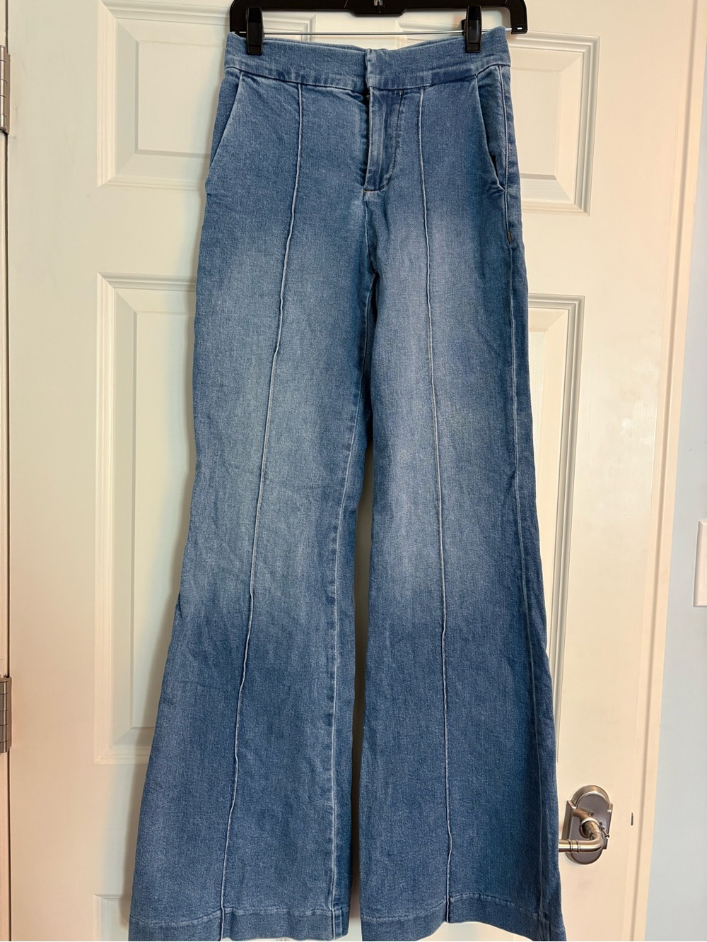 Alice + Olivia Light Blue Bootcut Jeans with Front Seams